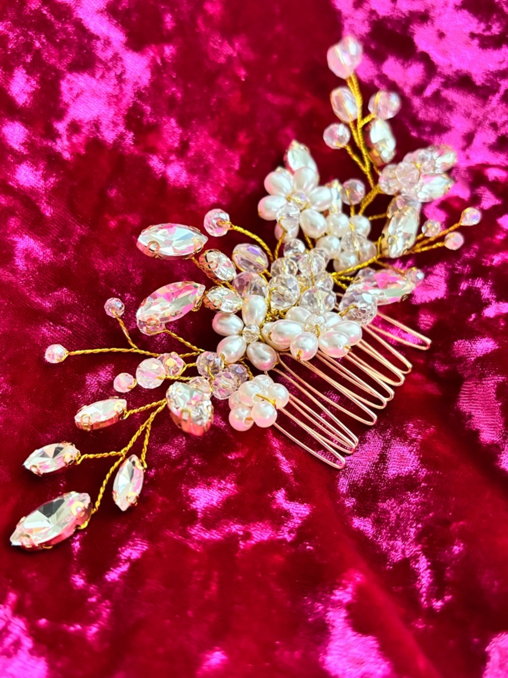 BEAUTIFUL sparkling PEARL and GEMSTONE gold tone HAIR COMB accent accessory